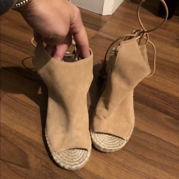 Betty's Women Tan Wedges US 6 - Picture 5 of 8